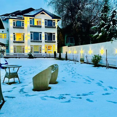 De Elaaf The Luxury Stay Сринагар Экстерьер фото